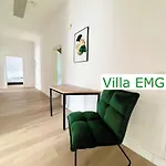 Emg Nah Duesseldorf Essen Dortmund, Familien Gruppen Bis 27 Personen, 3 Kuechen, Kaminofen, Terrasse Willa Velbert