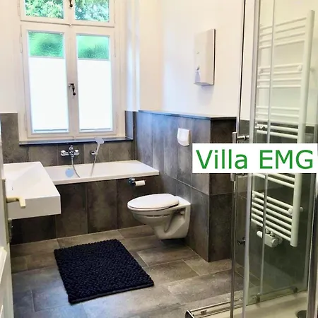 Emg Nah Duesseldorf Essen Dortmund, Familien Gruppen Bis 27 Personen, 3 Kuechen, Kaminofen, Terrasse Willa *