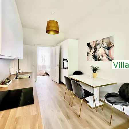 Emg Nah Duesseldorf Essen Dortmund, Familien Gruppen Bis 27 Personen, 3 Kuechen, Kaminofen, Terrasse Willa