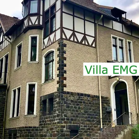 Emg Nah Duesseldorf Essen Dortmund, Familien Gruppen Bis 27 Personen, 3 Kuechen, Kaminofen, Terrasse