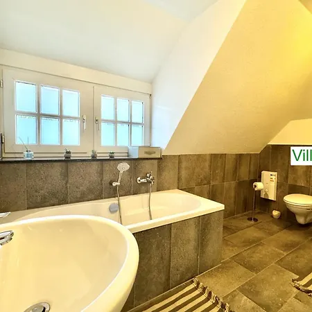 Emg Nah Duesseldorf Essen Dortmund, Familien Gruppen Bis 27 Personen, 3 Kuechen, Kaminofen, Terrasse * Velbert