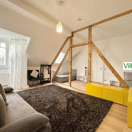 Emg Nah Duesseldorf Essen Dortmund, Familien Gruppen Bis 27 Personen, 3 Kuechen, Kaminofen, Terrasse Willa