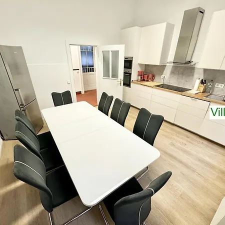 Willa Emg Nah Duesseldorf Essen Dortmund, Familien Gruppen Bis 27 Personen, 3 Kuechen, Kaminofen, Terrasse Velbert