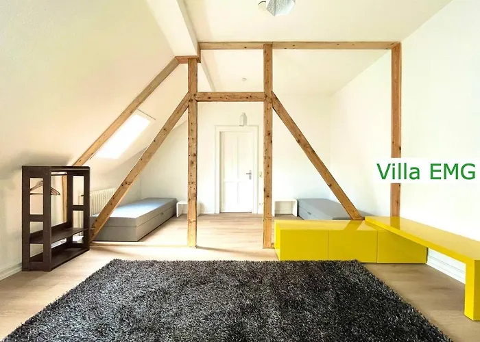 Villa Emg Nah Duesseldorf Essen Dortmund, Familien Gruppen Bis 27 Personen, 3 Kuechen, Kaminofen, Terrasse