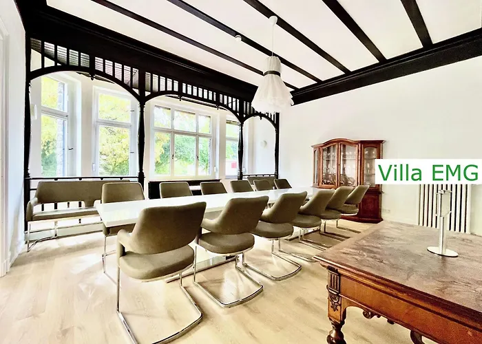 Emg Nah Duesseldorf Essen Dortmund, Familien Gruppen Bis 27 Personen, 3 Kuechen, Kaminofen, Terrasse Villa