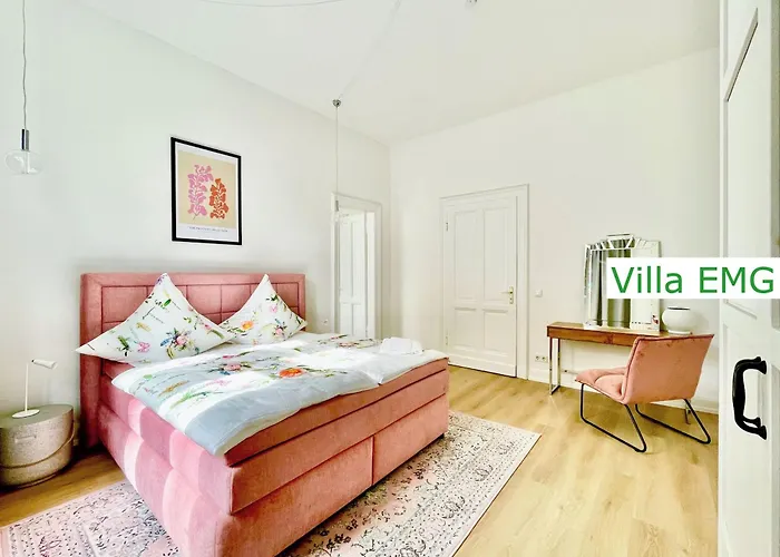 Emg Nah Duesseldorf Essen Dortmund, Familien Gruppen Bis 27 Personen, 3 Kuechen, Kaminofen, Terrasse Villa Velbert