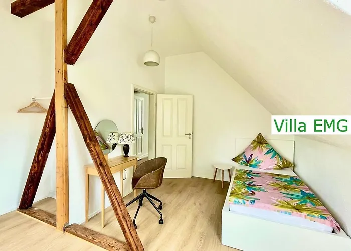 Villa Emg Nah Duesseldorf Essen Dortmund, Familien Gruppen Bis 27 Personen, 3 Kuechen, Kaminofen, Terrasse