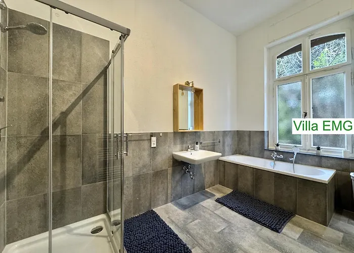 Emg Nah Duesseldorf Essen Dortmund, Familien Gruppen Bis 27 Personen, 3 Kuechen, Kaminofen, Terrasse *