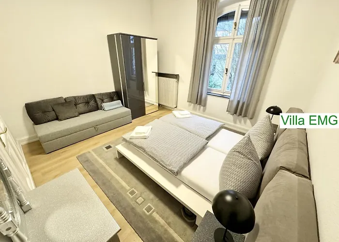 Emg Nah Duesseldorf Essen Dortmund, Familien Gruppen Bis 27 Personen, 3 Kuechen, Kaminofen, Terrasse Villa *