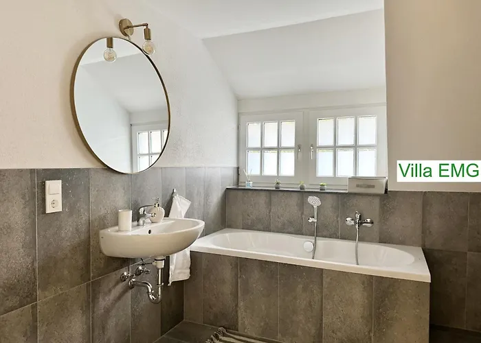 Villa Emg Nah Duesseldorf Essen Dortmund, Familien Gruppen Bis 27 Personen, 3 Kuechen, Kaminofen, Terrasse *