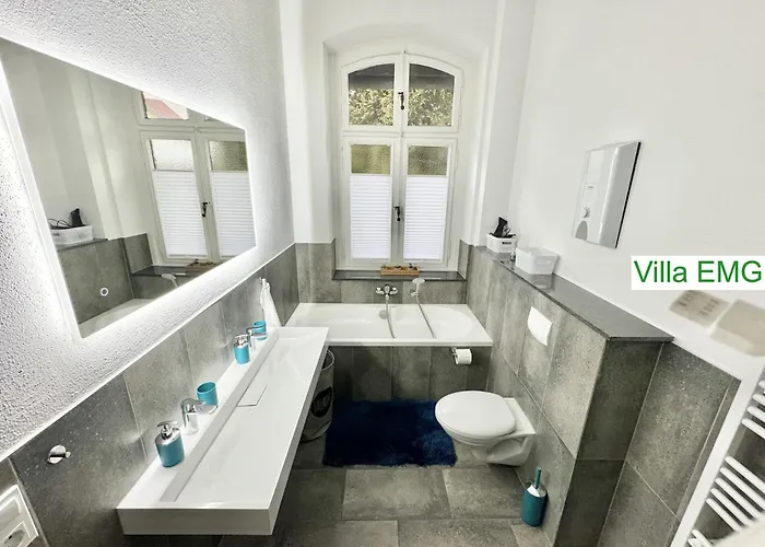 Villa Emg Nah Duesseldorf Essen Dortmund, Familien Gruppen Bis 27 Personen, 3 Kuechen, Kaminofen, Terrasse Velbert