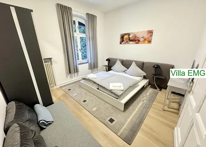 Emg Nah Duesseldorf Essen Dortmund, Familien Gruppen Bis 27 Personen, 3 Kuechen, Kaminofen, Terrasse Velbert