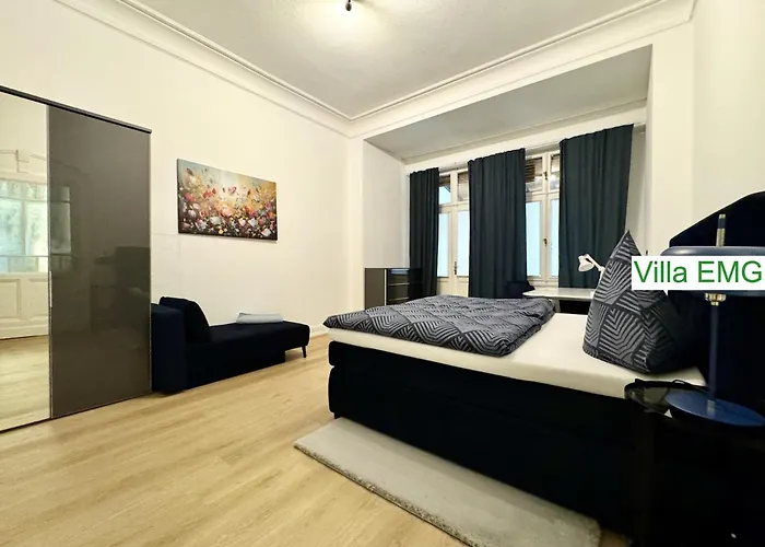 Villa Emg Nah Duesseldorf Essen Dortmund, Familien Gruppen Bis 27 Personen, 3 Kuechen, Kaminofen, Terrasse