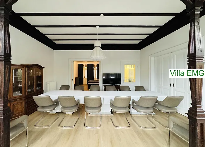 Emg Nah Duesseldorf Essen Dortmund, Familien Gruppen Bis 27 Personen, 3 Kuechen, Kaminofen, Terrasse Villa *