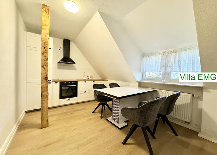 Emg Nah Duesseldorf Essen Dortmund, Familien Gruppen Bis 27 Personen, 3 Kuechen, Kaminofen, Terrasse Villa Velbert