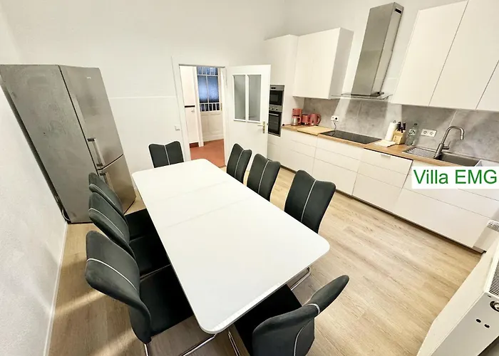 Villa Emg Nah Duesseldorf Essen Dortmund, Familien Gruppen Bis 27 Personen, 3 Kuechen, Kaminofen, Terrasse Velbert