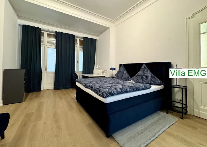 Emg Nah Duesseldorf Essen Dortmund, Familien Gruppen Bis 27 Personen, 3 Kuechen, Kaminofen, Terrasse *