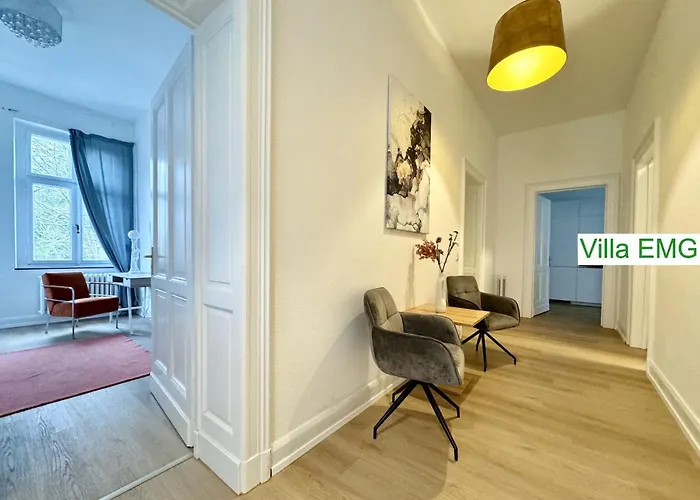 Emg Nah Duesseldorf Essen Dortmund, Familien Gruppen Bis 27 Personen, 3 Kuechen, Kaminofen, Terrasse Villa