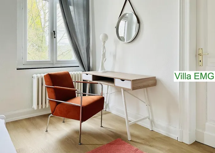 Emg Nah Duesseldorf Essen Dortmund, Familien Gruppen Bis 27 Personen, 3 Kuechen, Kaminofen, Terrasse Villa Velbert