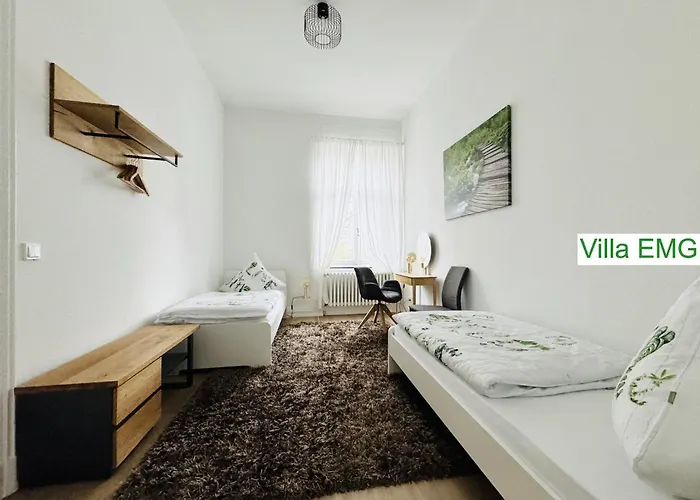 Emg Nah Duesseldorf Essen Dortmund, Familien Gruppen Bis 27 Personen, 3 Kuechen, Kaminofen, Terrasse *